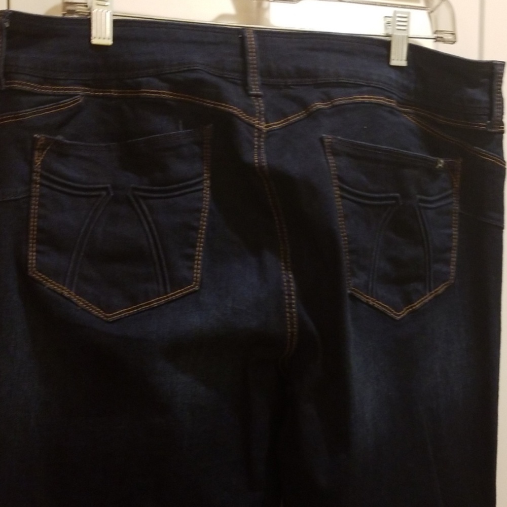Jean - Picture 3 of 3